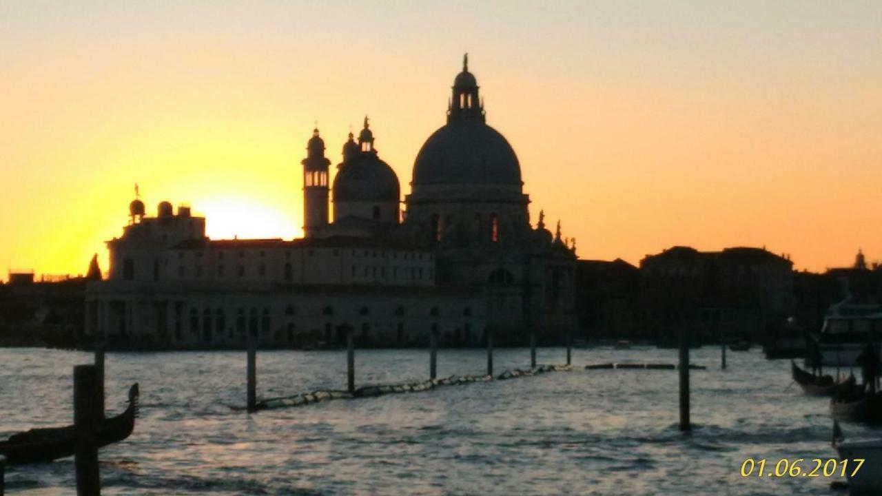 Ca' Giulia - Biennale - Free Wifi Fiber Apartment Venice Luaran gambar